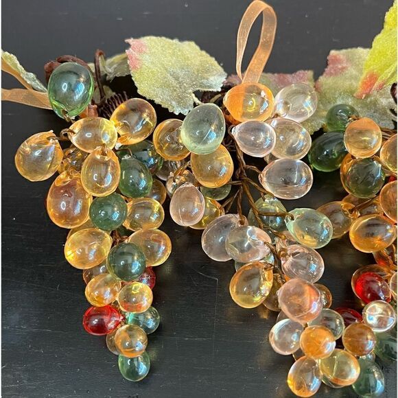 Vintage 1960’s acrylic lucite grape clusters set of 4 - Picture 2 of 16